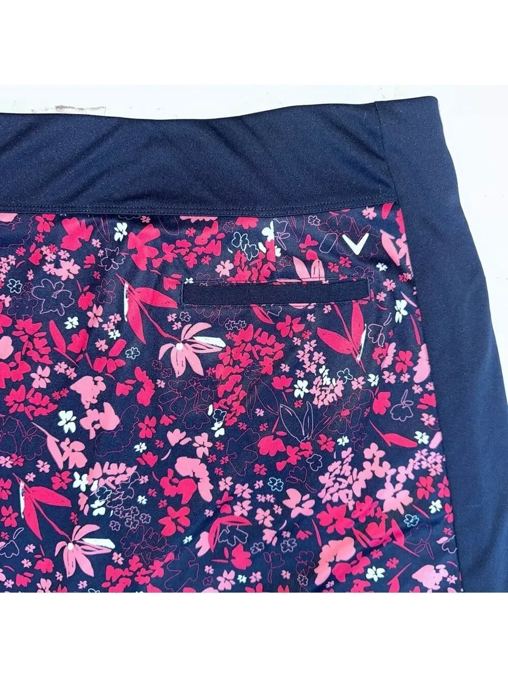 NWOT Women’s Medium Callaway Golf Skort Navy Blue Pink Floral